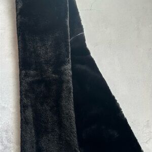 Sprigs Elegant Black Faux Fur Scarf